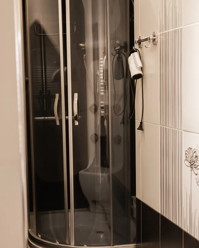 Standard Double Room with Hydro Massage Bathtub (Without Window) · Photo 1